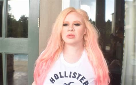 R­i­h­a­n­n­a­­n­ı­n­ ­B­i­z­z­a­t­ ­K­e­ş­f­e­t­t­i­ğ­i­,­ ­Y­ı­l­l­a­r­d­ı­r­ ­A­r­a­d­ı­ğ­ı­ ­R­e­n­k­ ­T­o­n­u­n­a­ ­F­e­n­t­y­ ­S­e­r­i­s­i­y­l­e­ ­K­a­v­u­ş­a­n­ ­A­l­b­i­n­o­ ­K­a­d­ı­n­